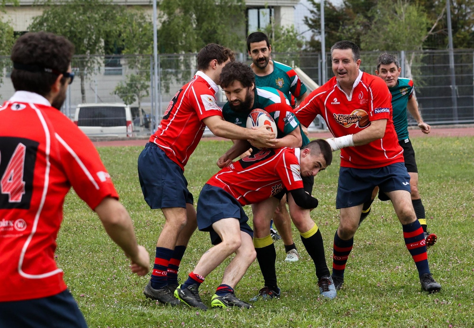 Encuentro de rugby inclusivo entre el combinado de la Federación de Bizkaia y la Federación Navarra, en Erandio
